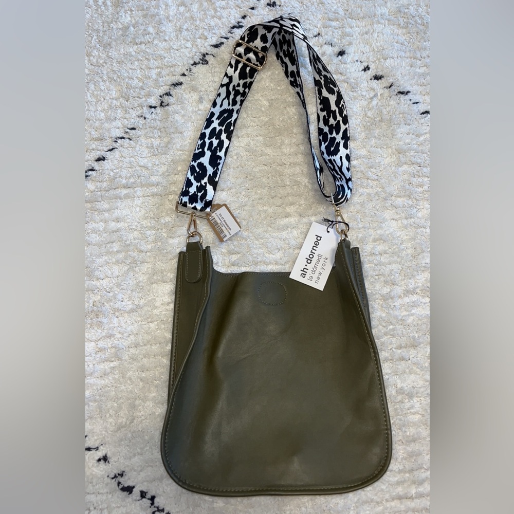 Ah-Dorned Green Faux Leather Messenger Purse with interchangeable Cheetah Strap